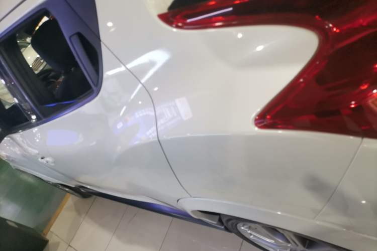 Used Infiniti ESQ 2014 1.6L Spontaneous Edition Exterior 3