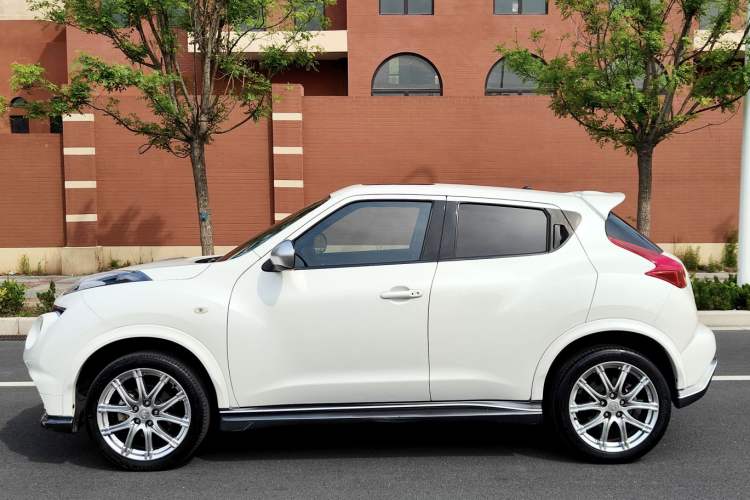 Used Infiniti ESQ 2014 1.6L Spontaneous Edition Exterior 3