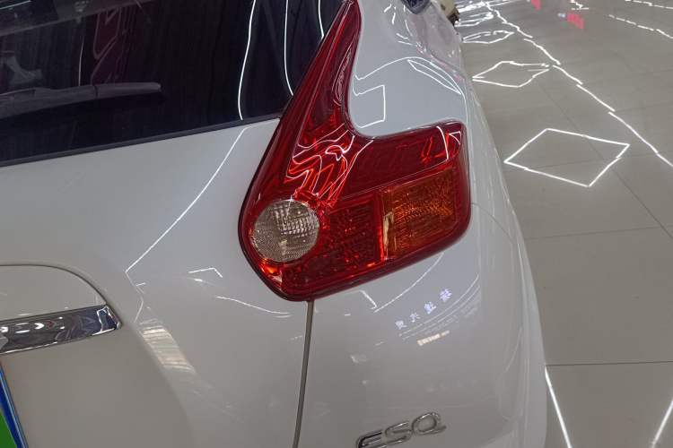 Used Infiniti ESQ 2014 1.6L Spontaneous Edition Exterior 3