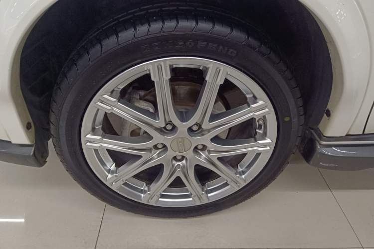 Used Infiniti ESQ 2014 1.6L Spontaneous Edition Exterior 4