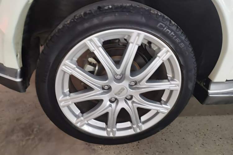 Used Infiniti ESQ 2014 1.6L Spontaneous Edition Exterior 5