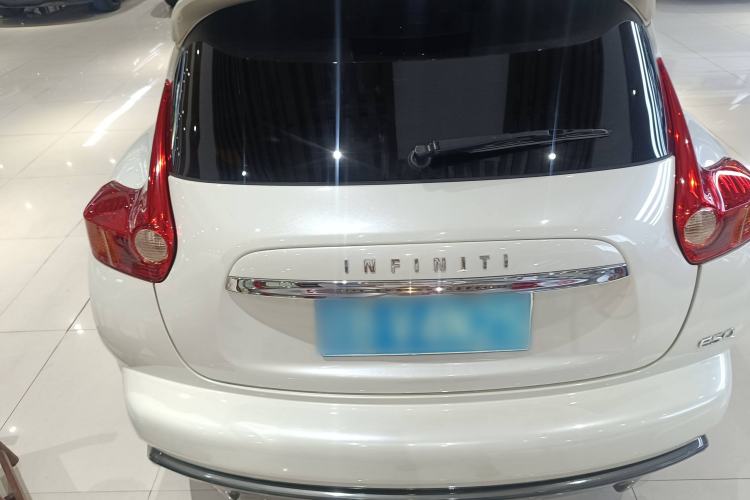Used Infiniti ESQ 2014 1.6L Spontaneous Edition Exterior 5