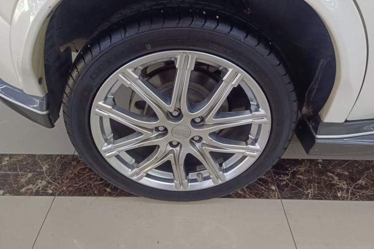 Used Infiniti ESQ 2014 1.6L Spontaneous Edition Exterior 5