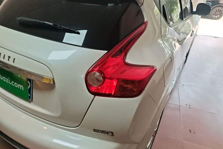 Used Infiniti ESQ 2014 1.6L Spontaneous Edition Exterior 6