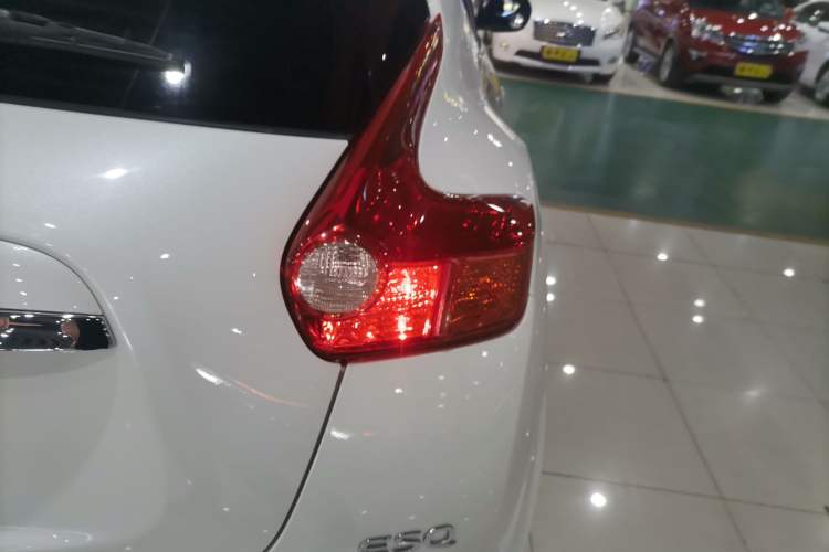 Used Infiniti ESQ 2014 1.6L Spontaneous Edition Exterior 6