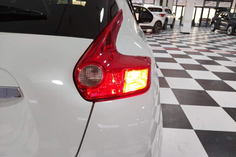 Used Infiniti ESQ 2014 1.6L Spontaneous Edition Exterior 6