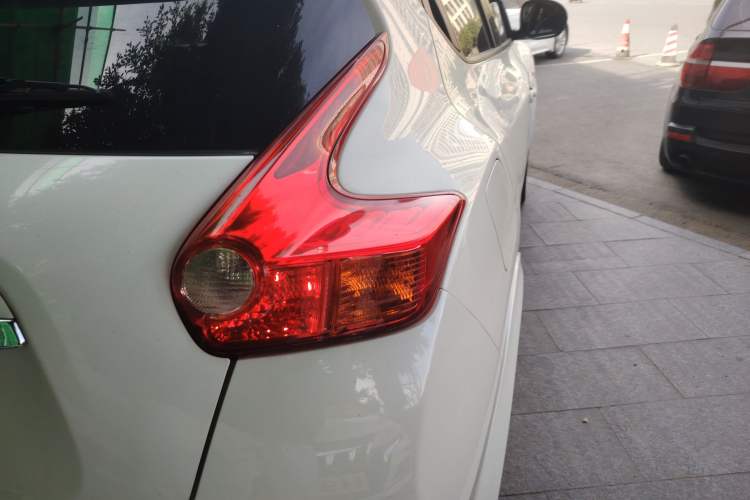 Used Infiniti ESQ 2014 1.6L Spontaneous Edition Exterior 6