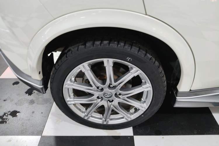 Used Infiniti ESQ 2014 1.6L Spontaneous Edition Exterior 8