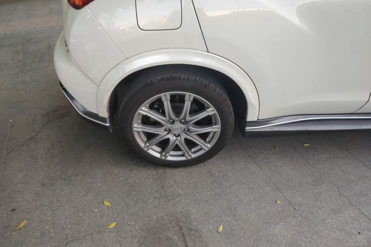 Used Infiniti ESQ 2014 1.6L Spontaneous Edition Exterior 8