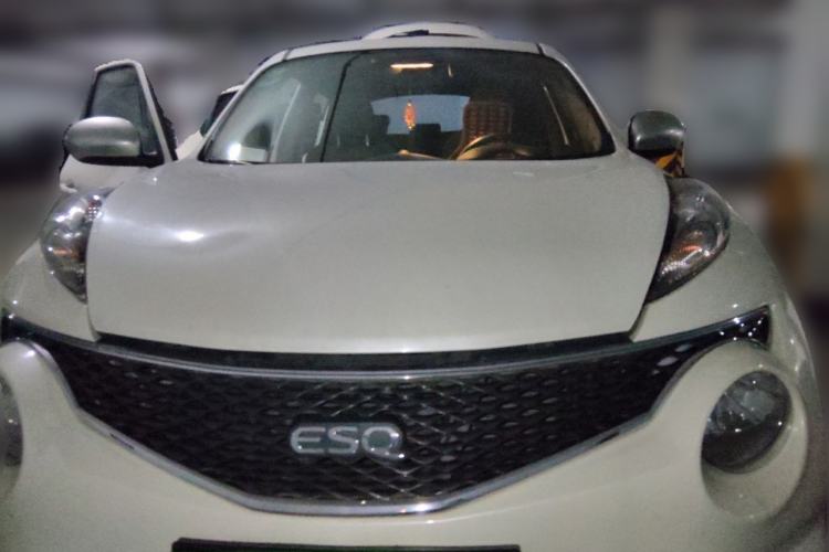 Used Infiniti ESQ 2014 1.6L Spontaneous Edition Front