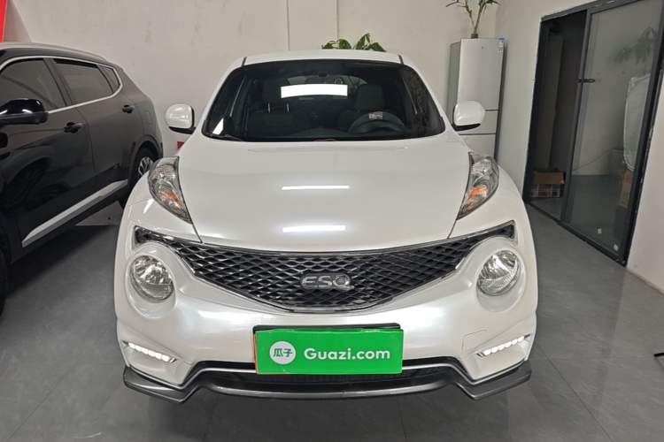 Used Infiniti ESQ 2014 1.6L Spontaneous Edition Front