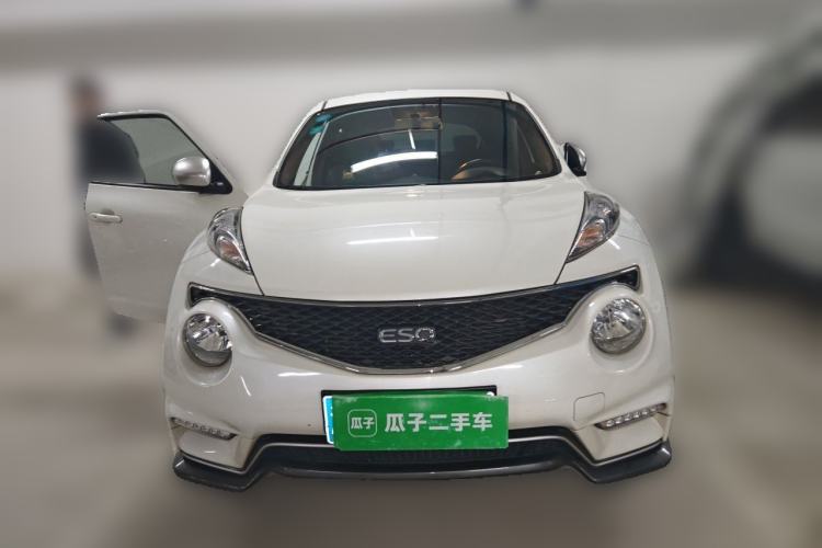 Used Infiniti ESQ 2014 1.6L Spontaneous Edition Front