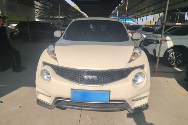 Used Infiniti ESQ 2014 1.6L Spontaneous Edition Front