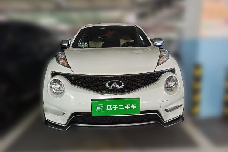 Used Infiniti ESQ 2014 1.6L Luxury Edition Front