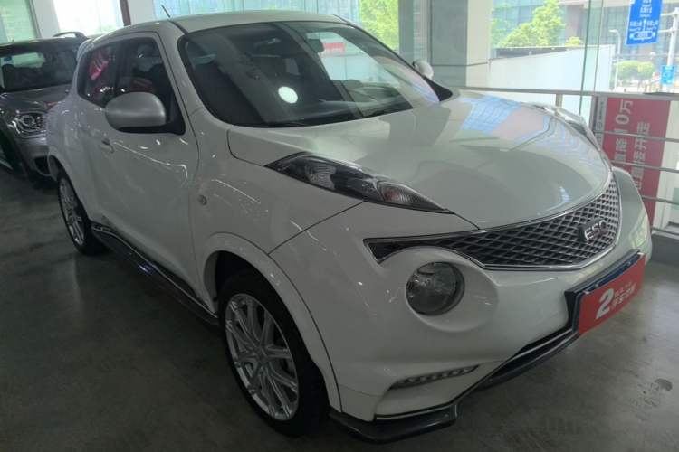 Used Infiniti ESQ 2014 1.6L Spontaneous Edition Front Right 45 Deg