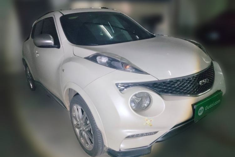 Used Infiniti ESQ 2014 1.6L Spontaneous Edition Front Right 45 Deg