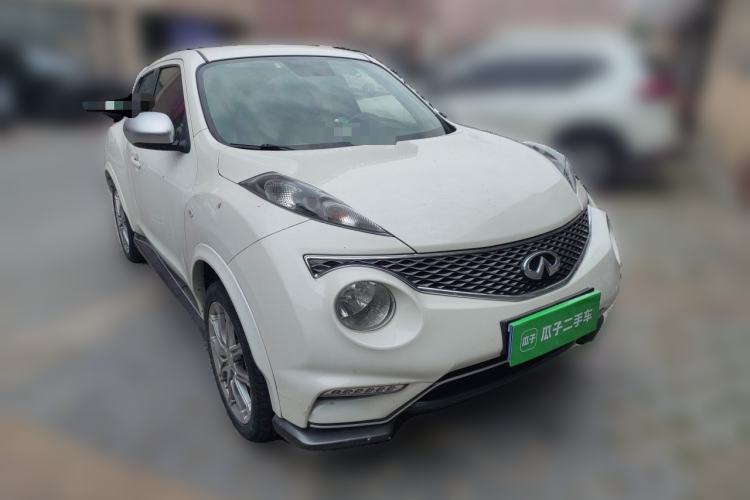 Used Infiniti ESQ 2014 1.6L Spontaneous Edition Front Right 45 Deg