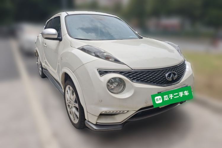 Used Infiniti ESQ 2014 1.6L Spontaneous Edition Front Right 45 Deg