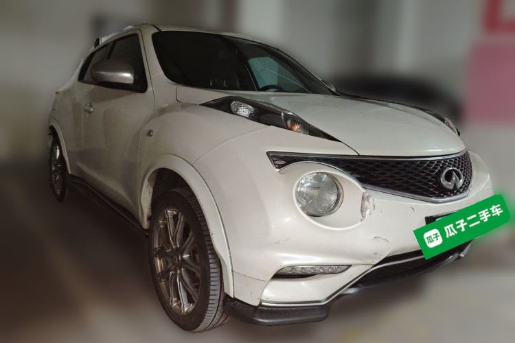 Used Infiniti ESQ 2014 1.6L Spontaneous Edition Front Right 45 Deg