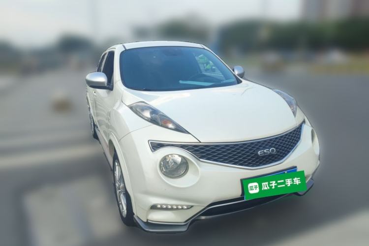 Used Infiniti ESQ 2014 1.6L Spontaneous Edition Front Right 45 Deg