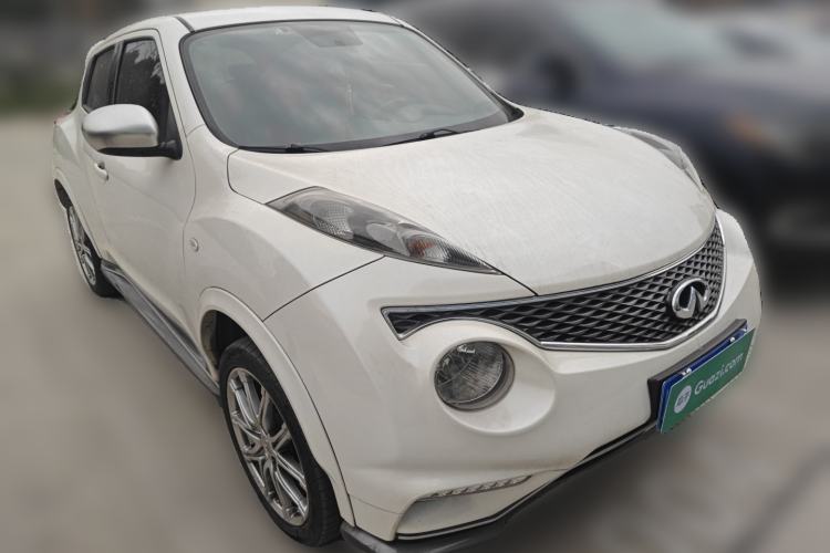 Used Infiniti ESQ 2014 1.6L Spontaneous Edition Front Right 45 Deg