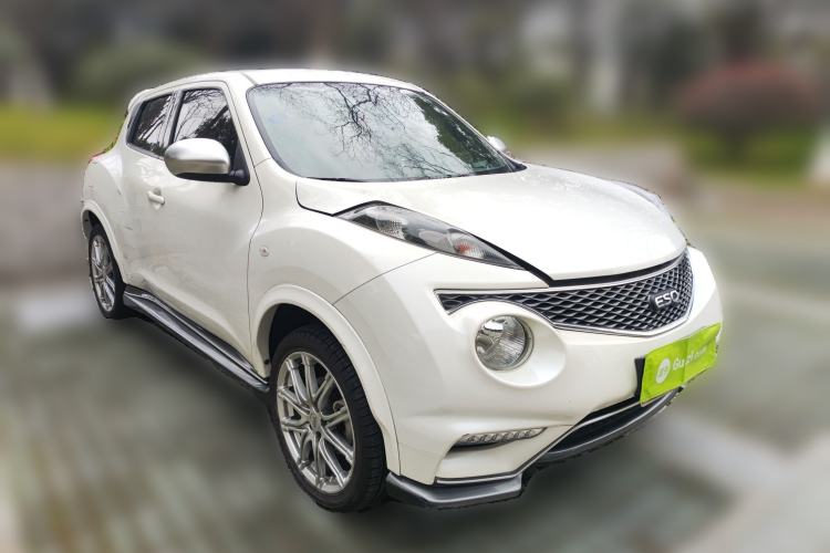 Used Infiniti ESQ 2014 1.6L Spontaneous Edition Front Right 45 Deg