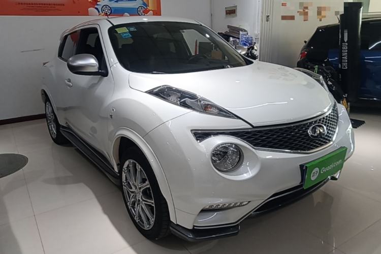 Used Infiniti ESQ 2014 1.6L Spontaneous Edition Front Right 45 Deg