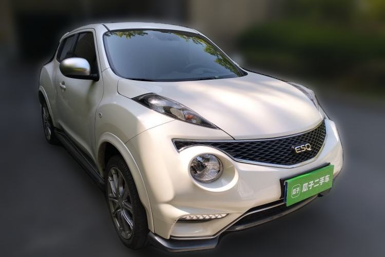 Used Infiniti ESQ 2014 1.6L Spontaneous Edition Front Right 45 Deg