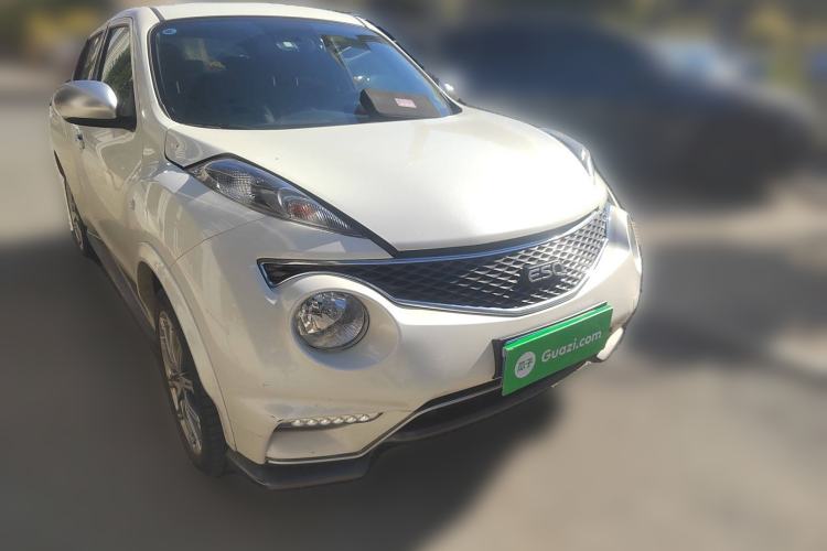 Used Infiniti ESQ 2014 1.6L Spontaneous Edition Front Right 45 Deg