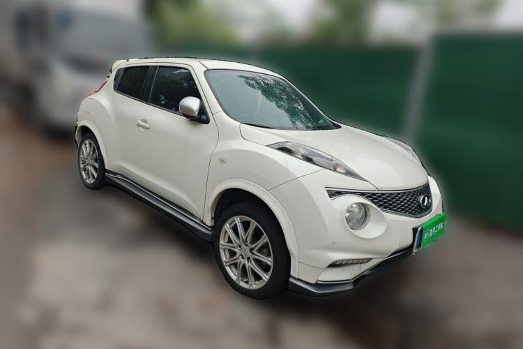 Used Infiniti ESQ 2014 1.6L Spontaneous Edition Front Right 45 Deg
