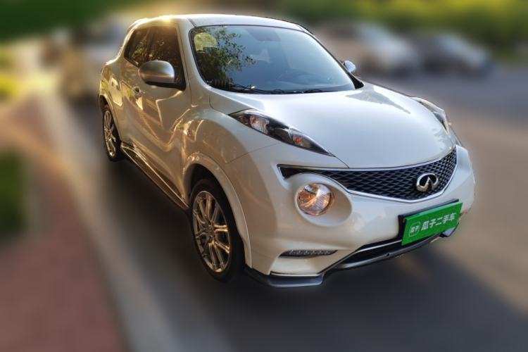 Used Infiniti ESQ 2014 1.6L Spontaneous Edition Front Right 45 Deg
