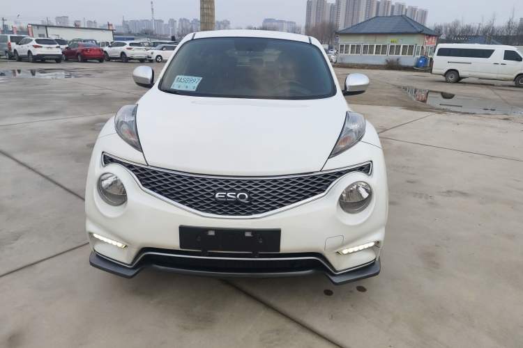 Used Infiniti ESQ 2014 1.6L Luxury Edition Front