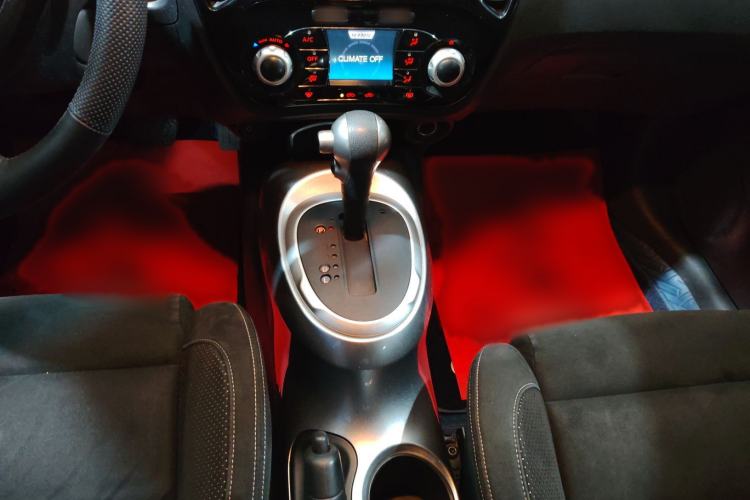Used Infiniti ESQ 2014 1.6L Spontaneous Edition Gear Lever