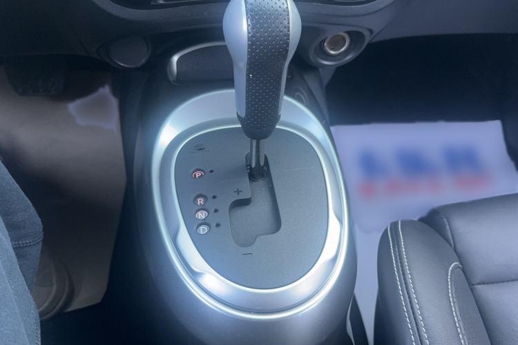 Used Infiniti ESQ 2014 1.6T Dynamic Edition Gear Lever