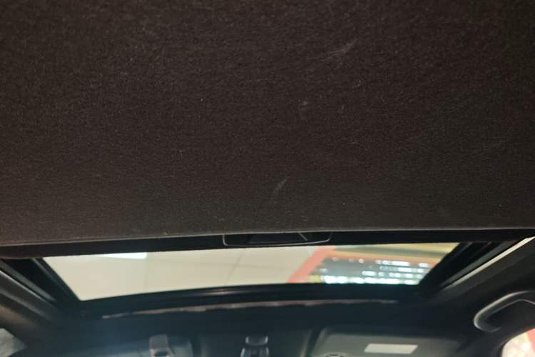 Used Infiniti ESQ 2014 1.6L Spontaneous Edition Headliner