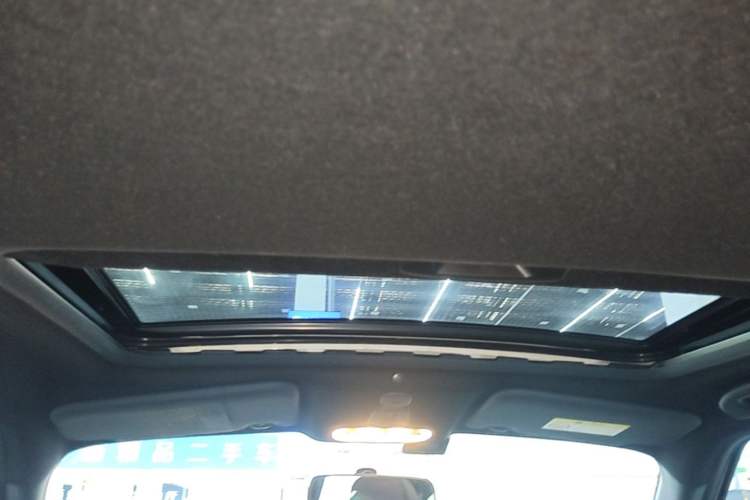Used Infiniti ESQ 2014 1.6L Spontaneous Edition Headliner