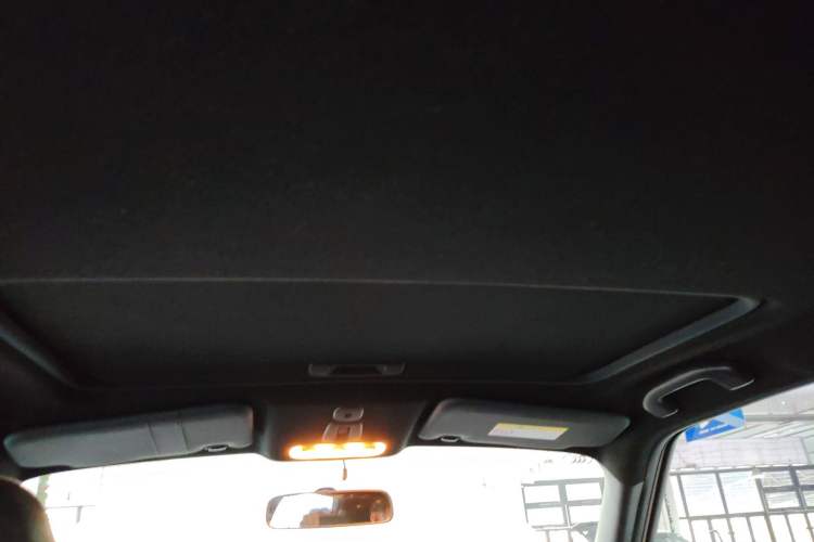 Used Infiniti ESQ 2014 1.6L Spontaneous Edition Headliner