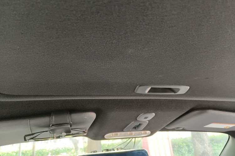 Used Infiniti ESQ 2014 1.6L Spontaneous Edition Headliner