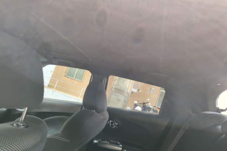 Used Infiniti ESQ 2014 1.6L Spontaneous Edition Headliner