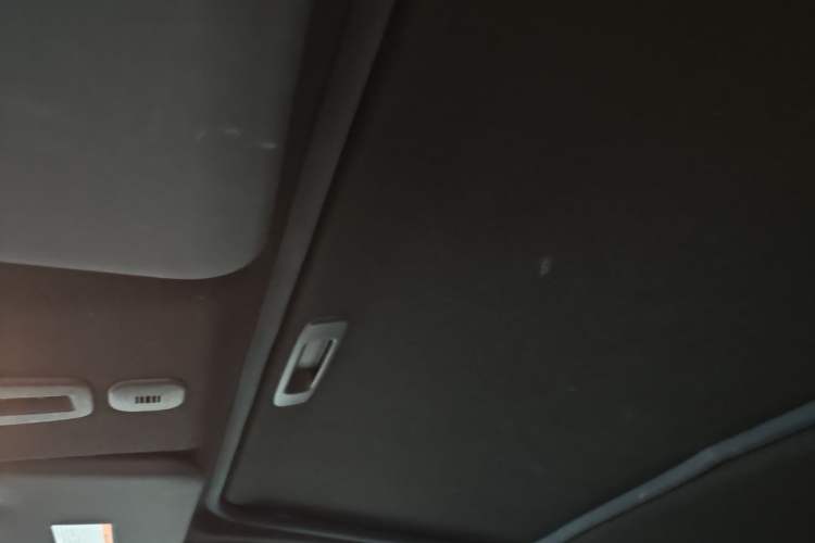 Used Infiniti ESQ 2014 1.6L Spontaneous Edition Headliner