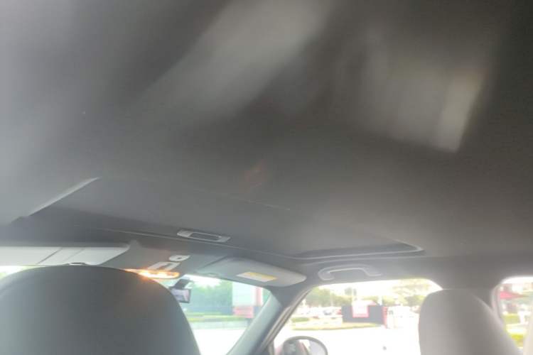 Used Infiniti ESQ 2014 1.6L Spontaneous Edition Headliner