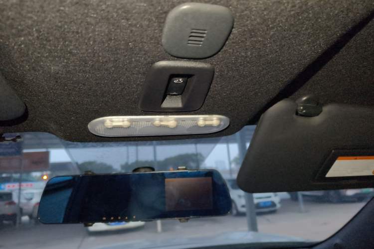 Used Infiniti ESQ 2014 1.6L Spontaneous Edition Headliner