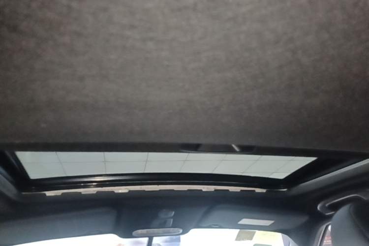Used Infiniti ESQ 2014 1.6L Spontaneous Edition Headliner