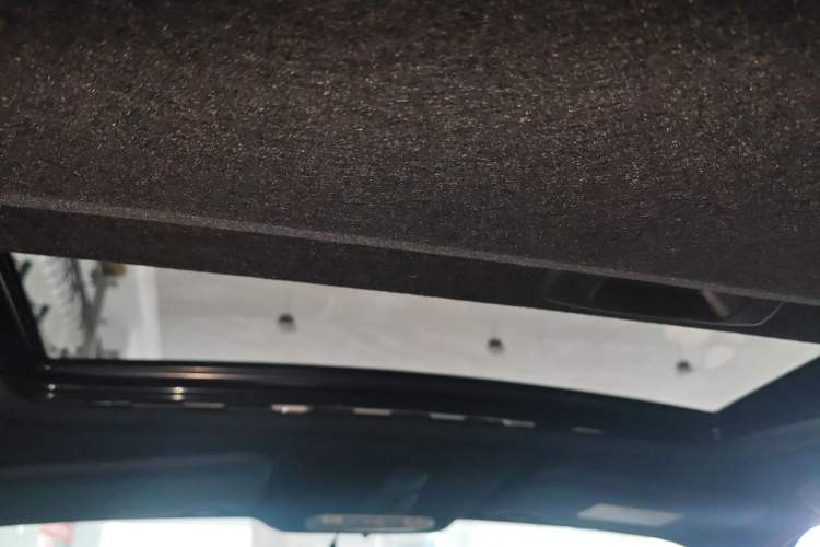 Used Infiniti ESQ 2014 1.6L Spontaneous Edition Headliner