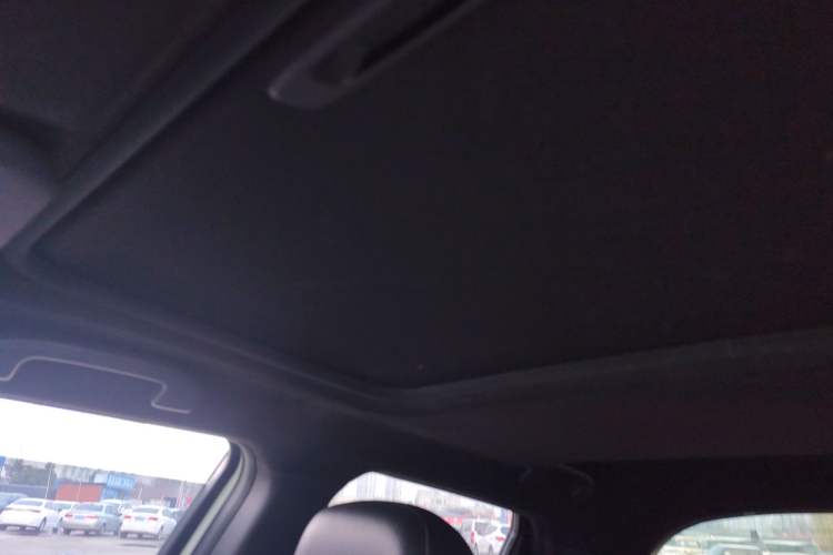 Used Infiniti ESQ 2014 1.6L Luxury Edition Headliner
