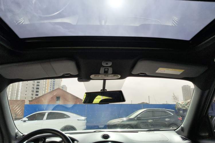 Used Infiniti ESQ 2014 1.6L Spontaneous Edition Headliner
