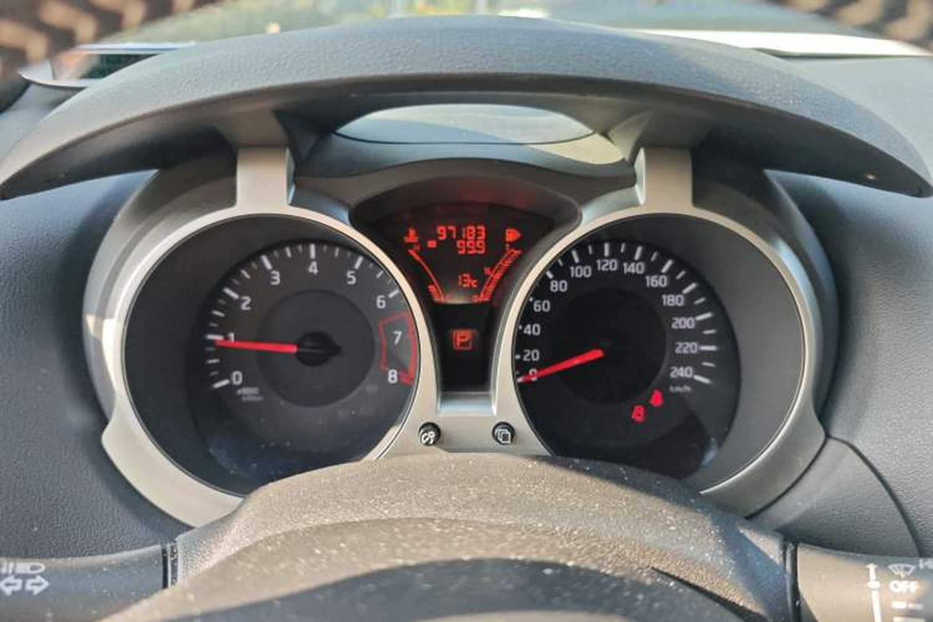 Used Infiniti ESQ 2014 1.6L Luxury Edition Instrument Cluster