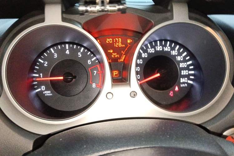 Used Infiniti ESQ 2014 1.6L Spontaneous Edition Instrument Cluster