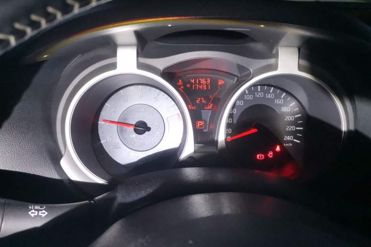 Used Infiniti ESQ 2014 1.6L Spontaneous Edition Instrument Cluster