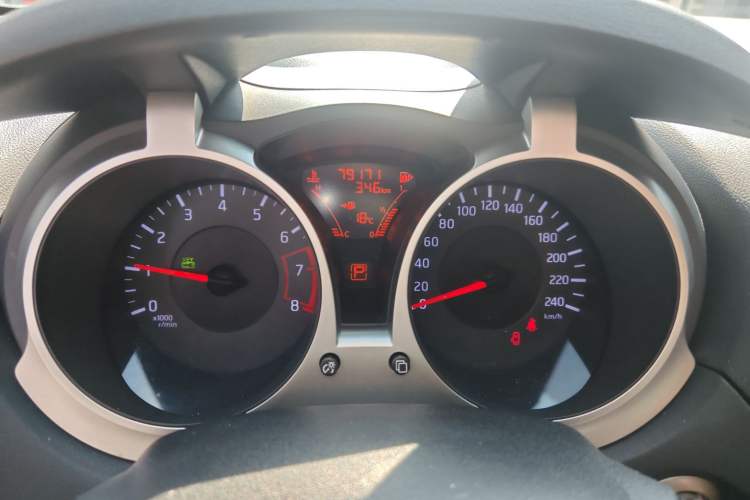 Used Infiniti ESQ 2014 1.6L Luxury Edition Instrument Cluster